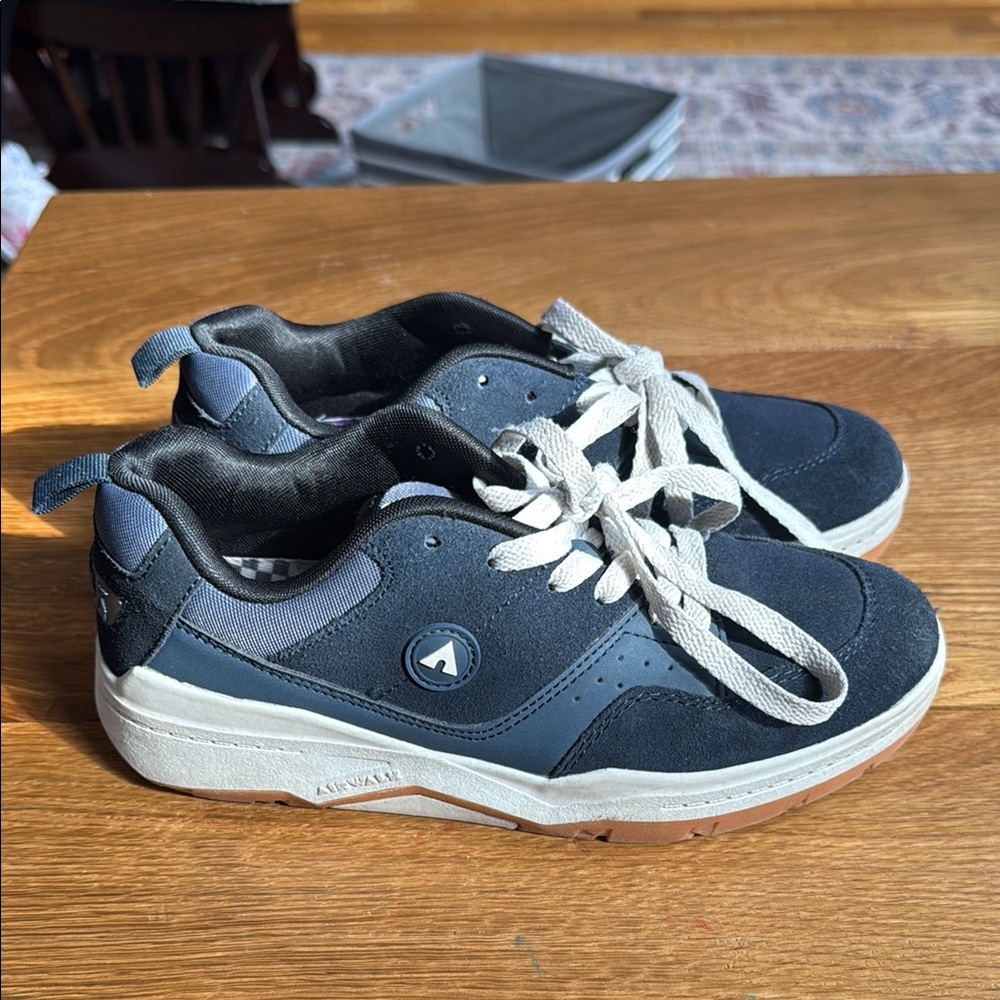 Airwalk White and Blue Sneakers with Cushioned Midsole .  Size 4
